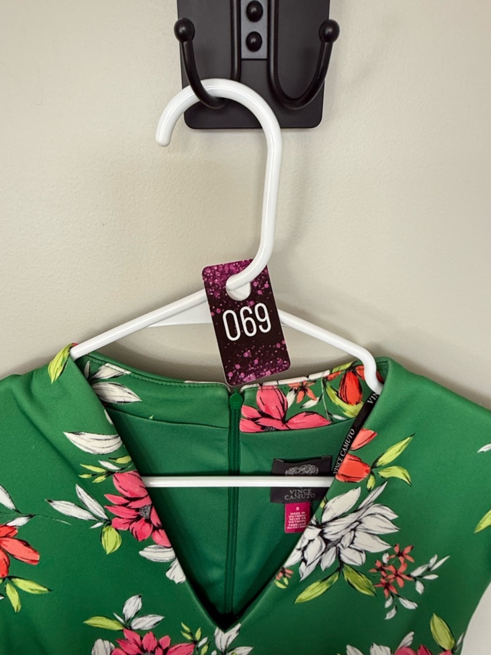 Vince Camuto Green Floral Dress with Pink Accents 069 - Picture 8 of 8